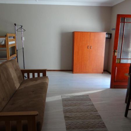 La Paix Guesthouse Б’юфорт-Вест Екстер'єр фото